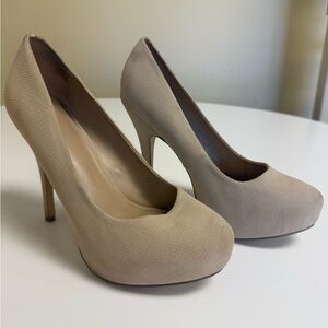 Mix No.6 Sarti Beige Scaled Platform Heel size 8.5